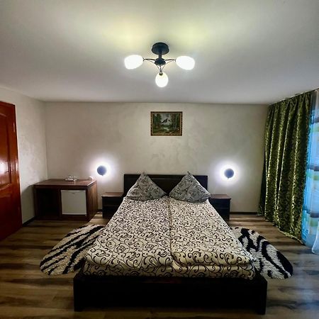 Arnica Otel Yasinya Dış mekan fotoğraf