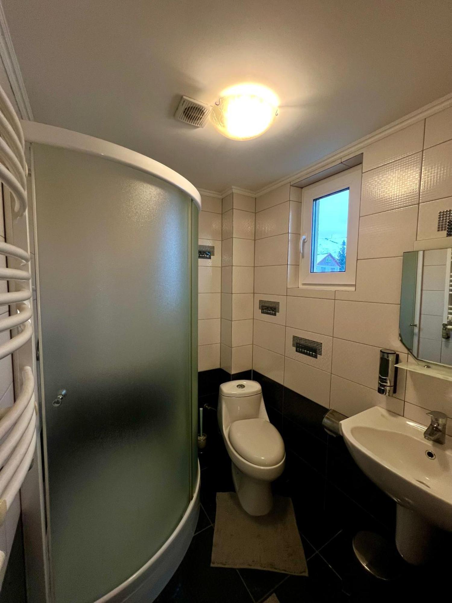 Arnica Otel Yasinya Dış mekan fotoğraf