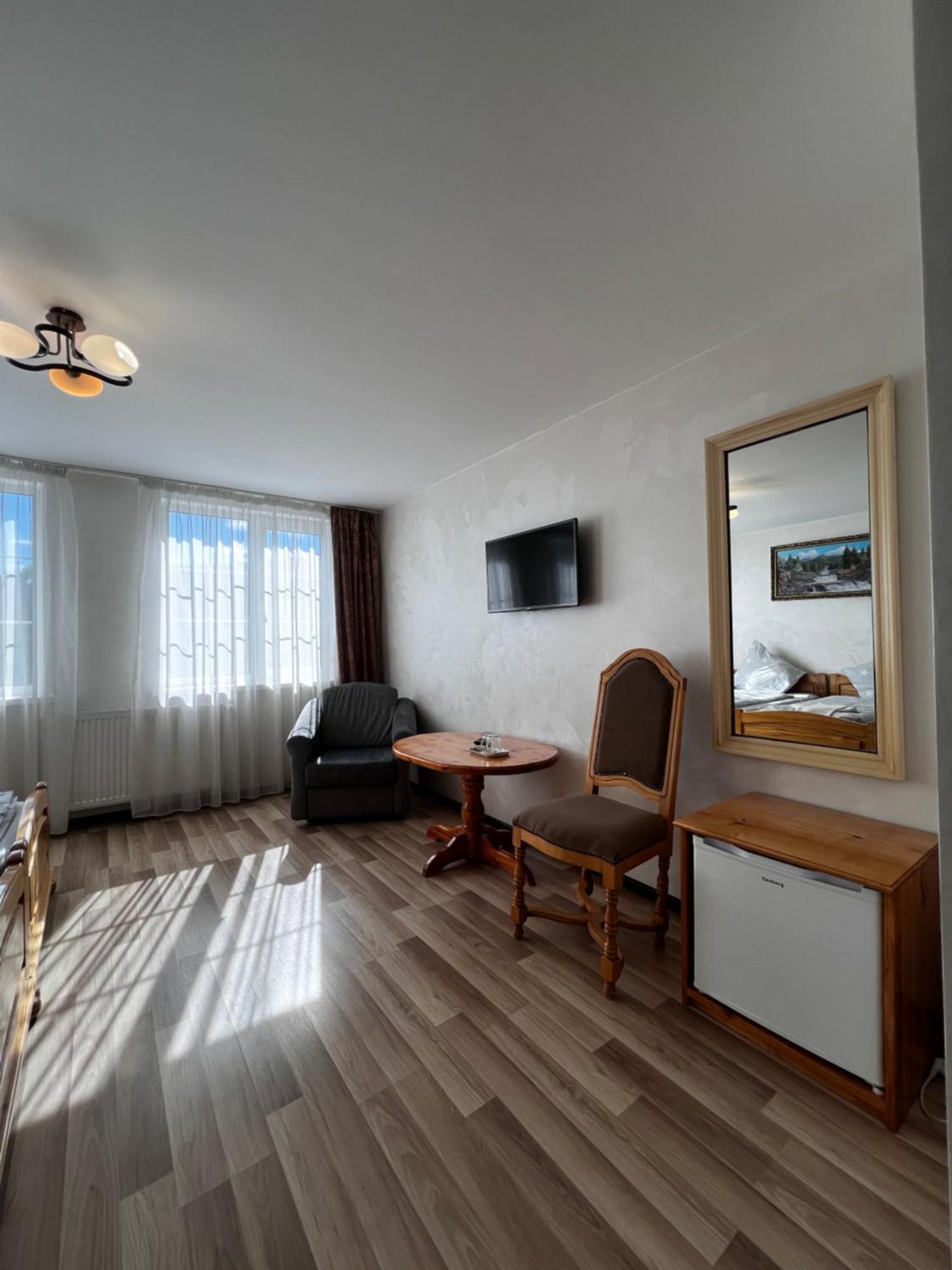 Arnica Otel Yasinya Dış mekan fotoğraf